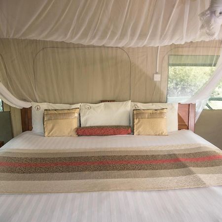 Twiga Safari Lodge Paraa Bagian luar foto