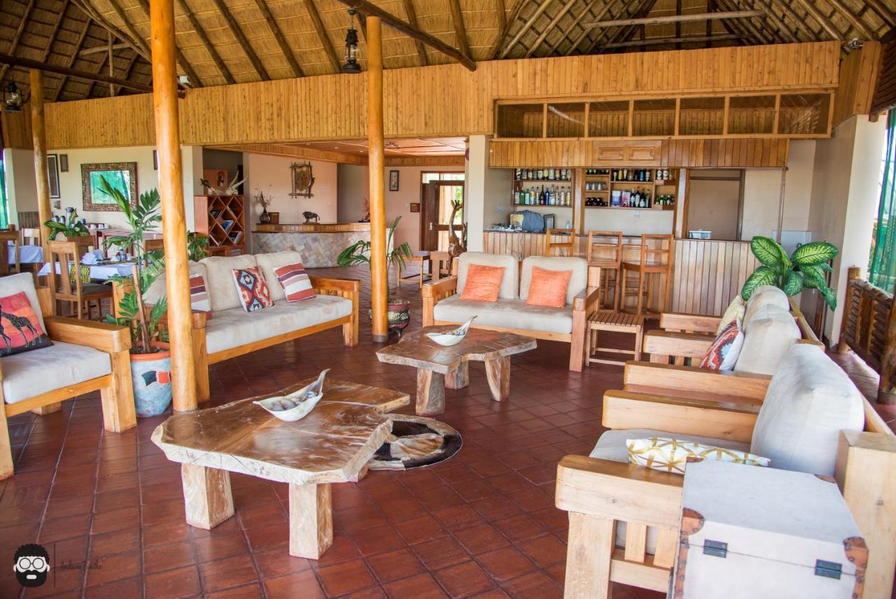 Twiga Safari Lodge Paraa Bagian luar foto