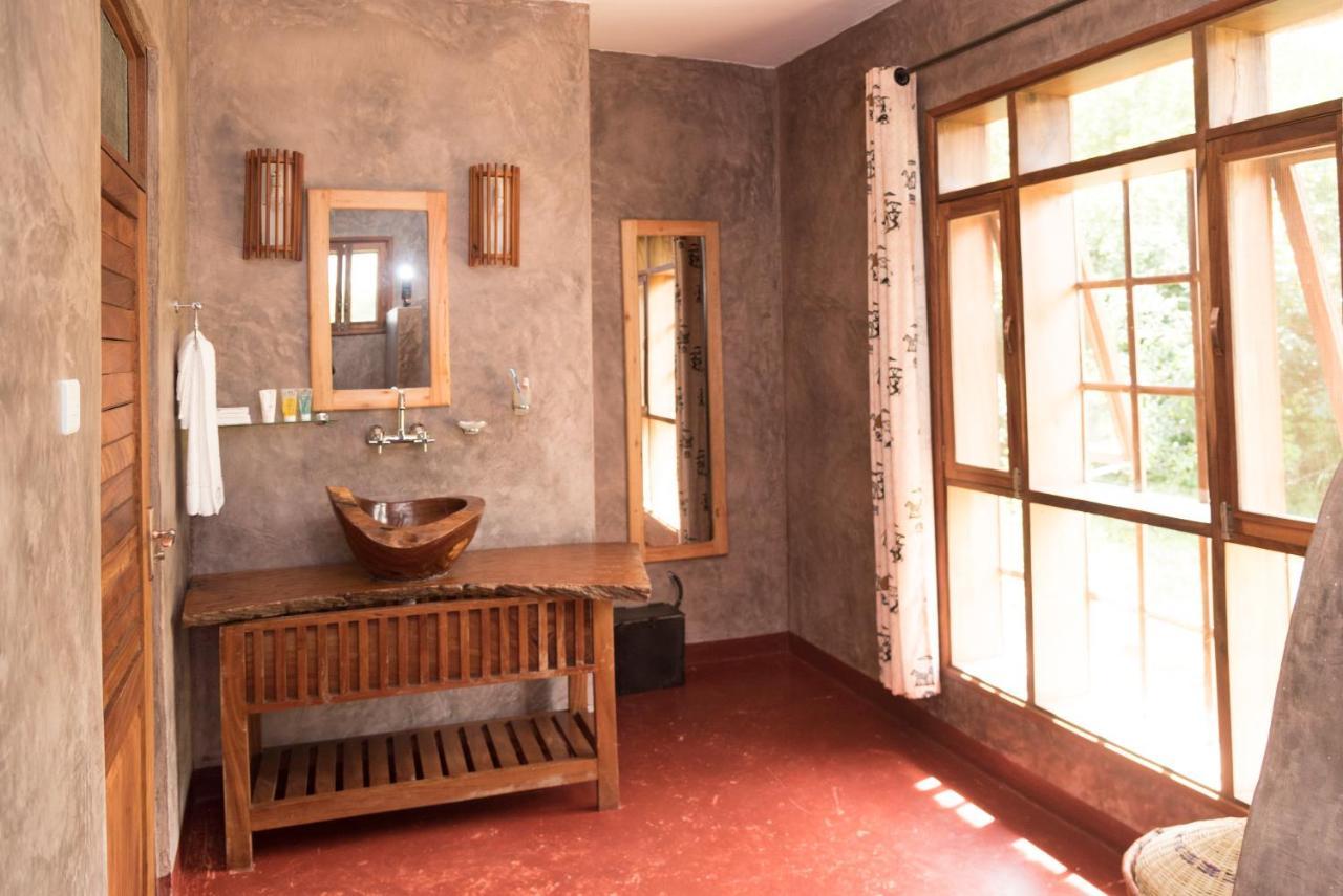 Twiga Safari Lodge Paraa Bagian luar foto