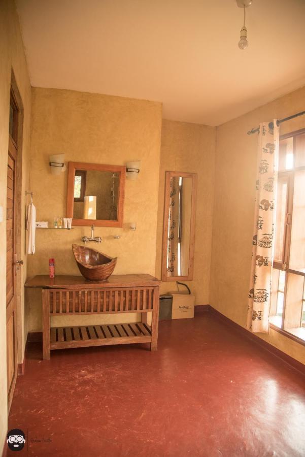 Twiga Safari Lodge Paraa Bagian luar foto