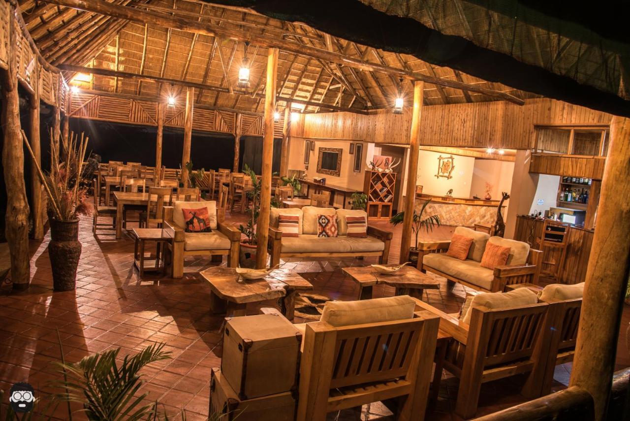 Twiga Safari Lodge Paraa Bagian luar foto